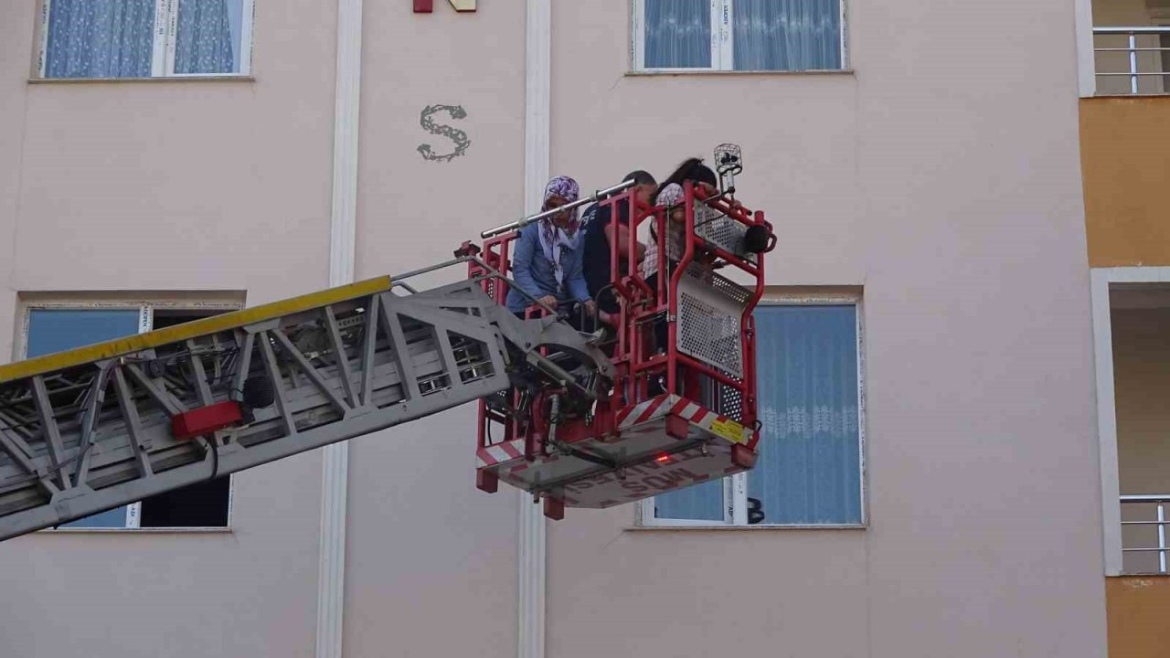 Tekstil atölyesinde çıkan yangın korkuttu