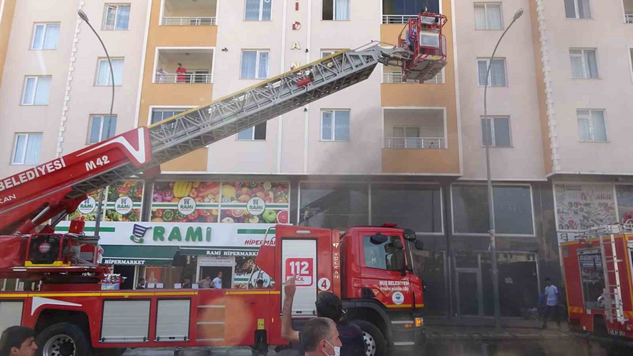 Tekstil atölyesinde çıkan yangın korkuttu