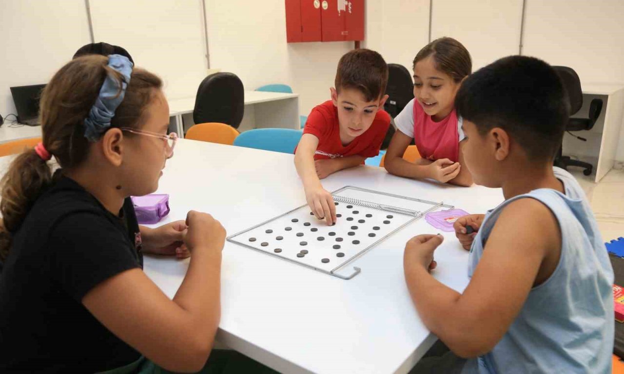 Pamukkale’de sıcak yaz günleri dolu dolu geçiyor