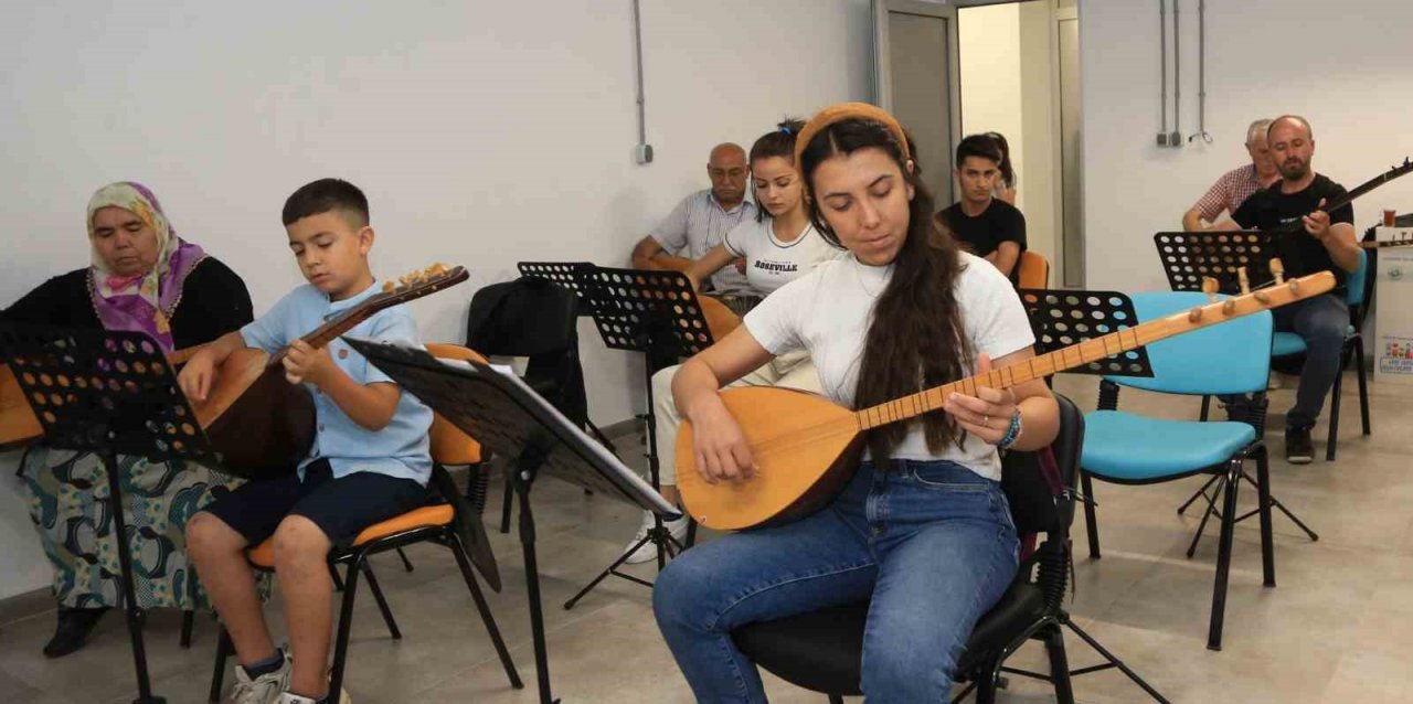 Pamukkale’de sıcak yaz günleri dolu dolu geçiyor