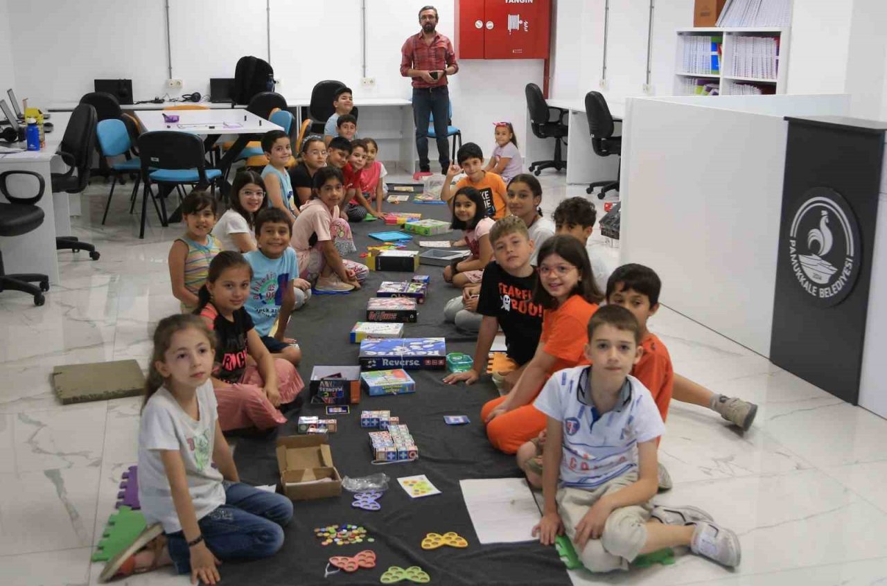 Pamukkale’de sıcak yaz günleri dolu dolu geçiyor