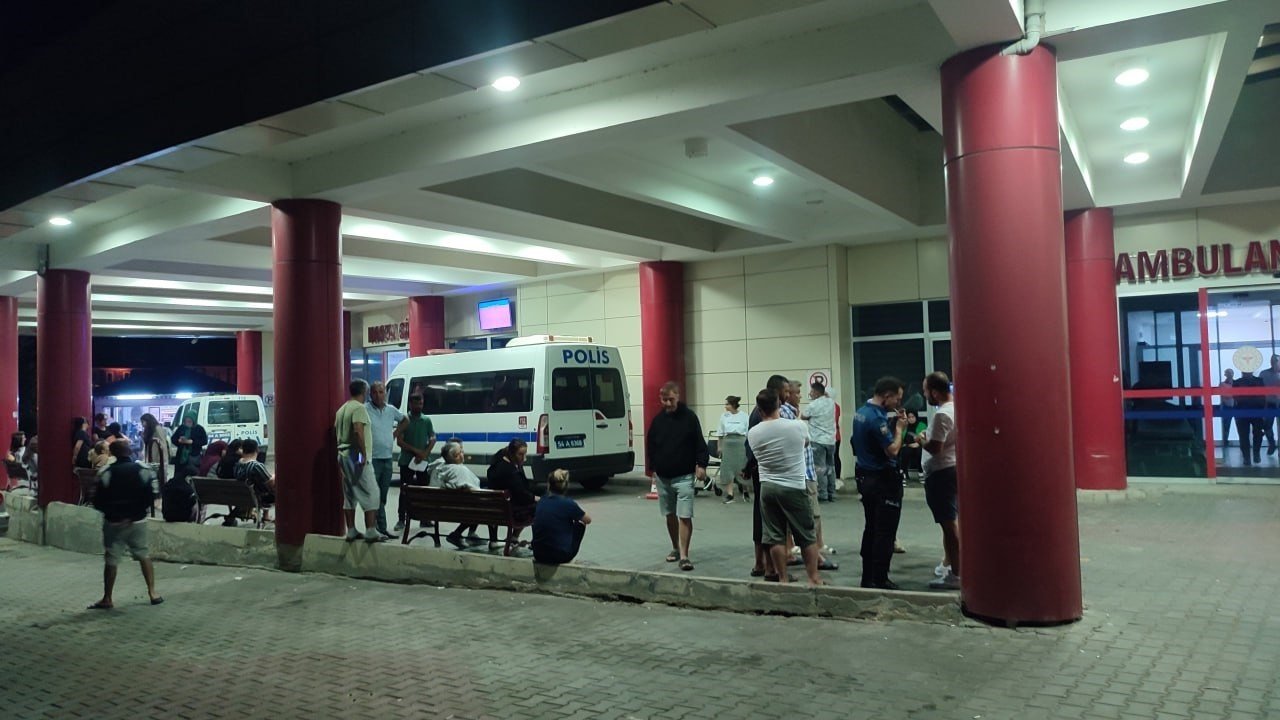 Sakarya’da feci kaza: Otomobilin çarptığı çocuk metrelerce savruldu