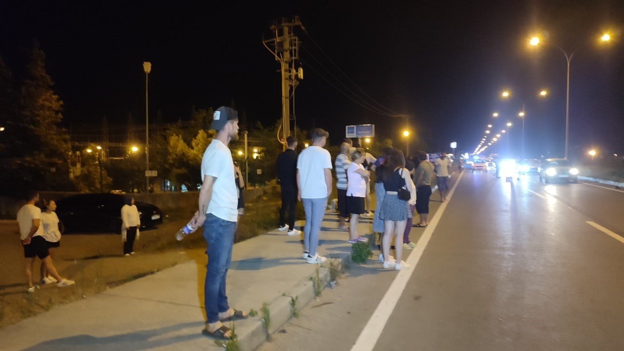 Sakarya’da feci kaza: Otomobilin çarptığı çocuk metrelerce savruldu