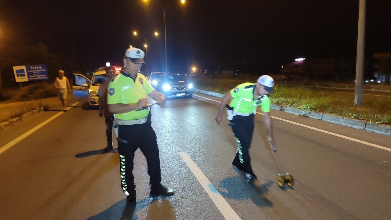 Sakarya’da feci kaza: Otomobilin çarptığı çocuk metrelerce savruldu