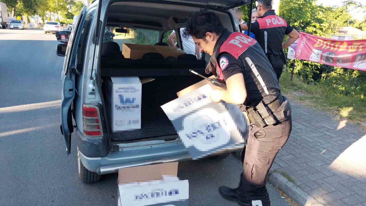 Yunus polisleri şüpheli araçta makaron ele geçirdi