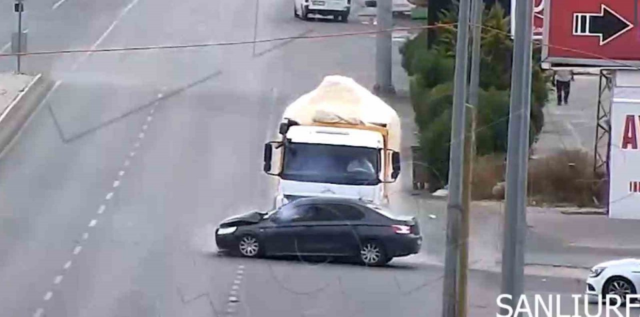 Şanlıurfa’da kazalar kameraya yansıdı