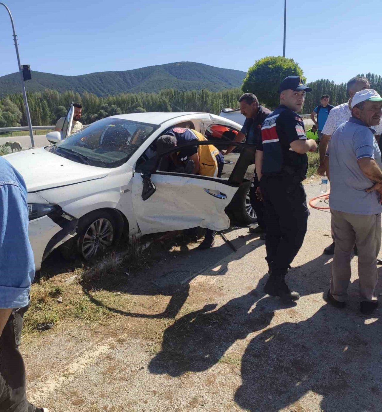 Kavşakta meydana gelen kazada 7 kişi yaralandı