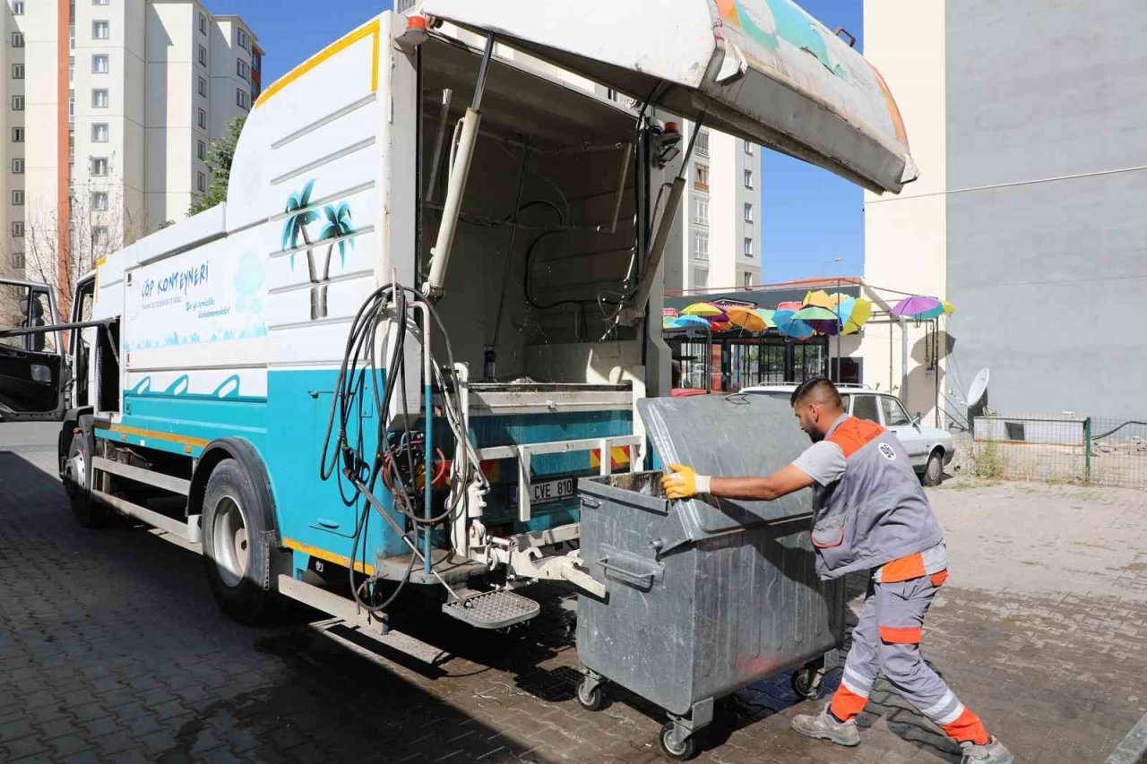 Kayseri’nin ilki Talas’ın rutini: konteyner yıkama