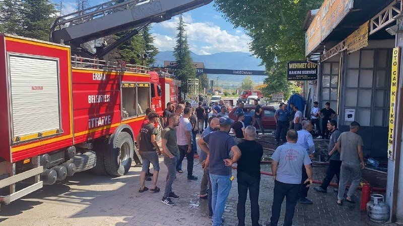 Tokat’ta sanayi sitesinde çıkan yangın korkuttu