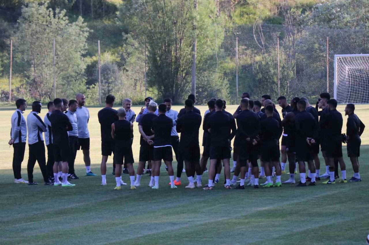 Eyüpspor’un Bolu kampı başladı