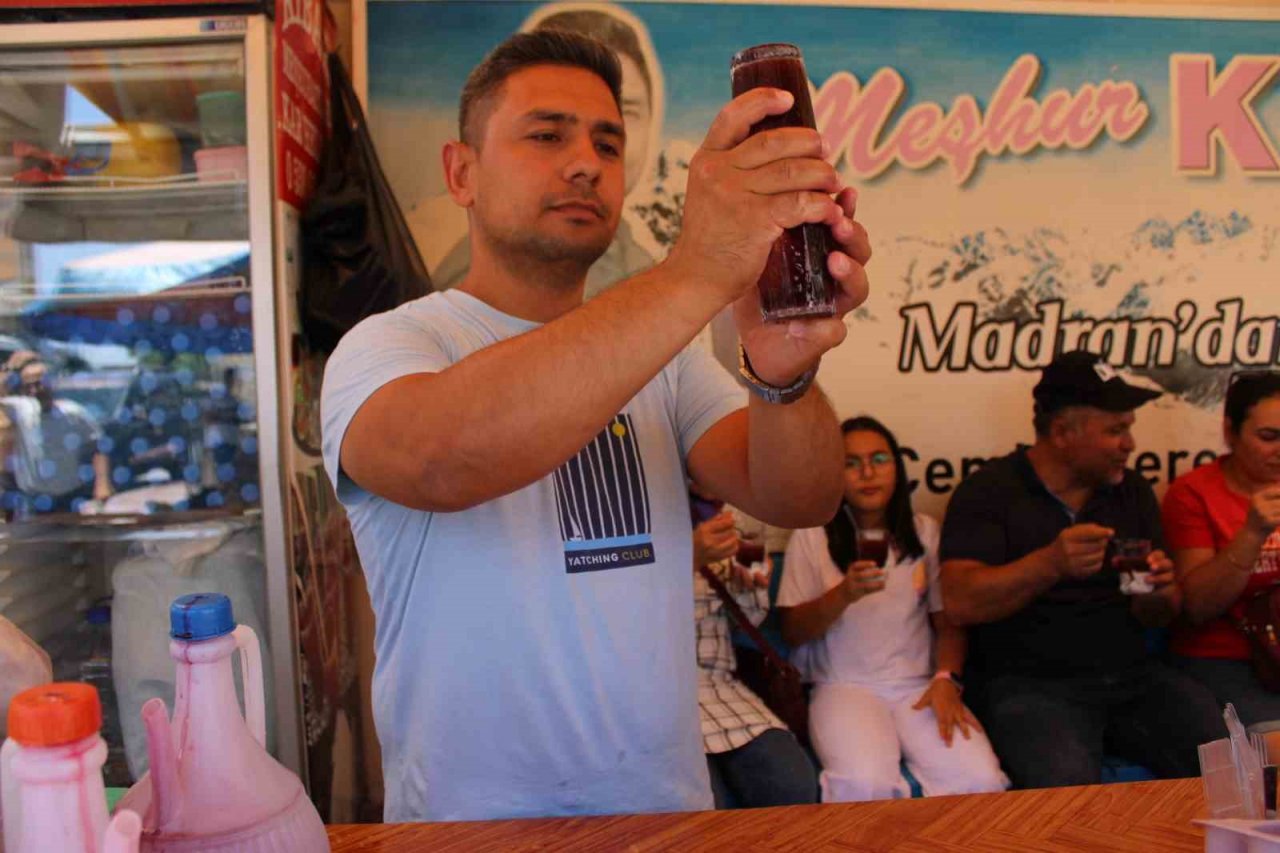 Lezzetiyle damak çatlatıyor, yaz sıcaklarında serinletiyor