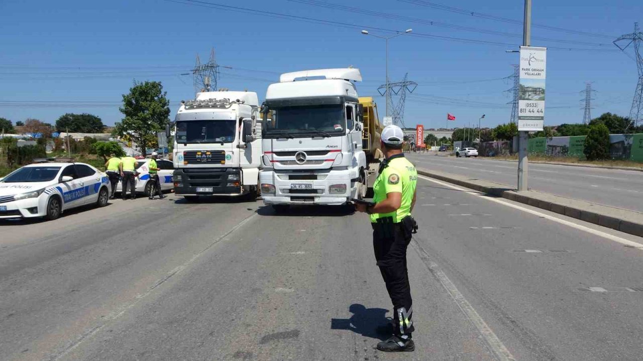 Tuzla’da hız sınırını ihlal eden hafriyat kamyonlarına ceza
