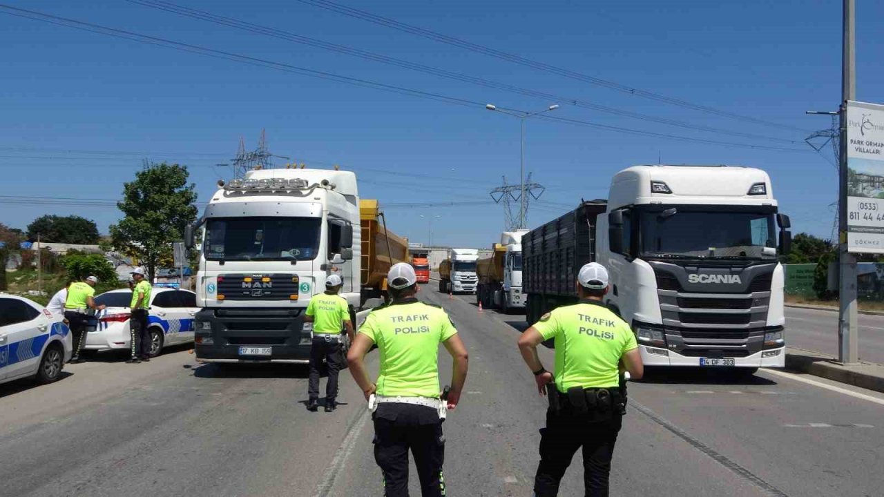 Tuzla’da hız sınırını ihlal eden hafriyat kamyonlarına ceza