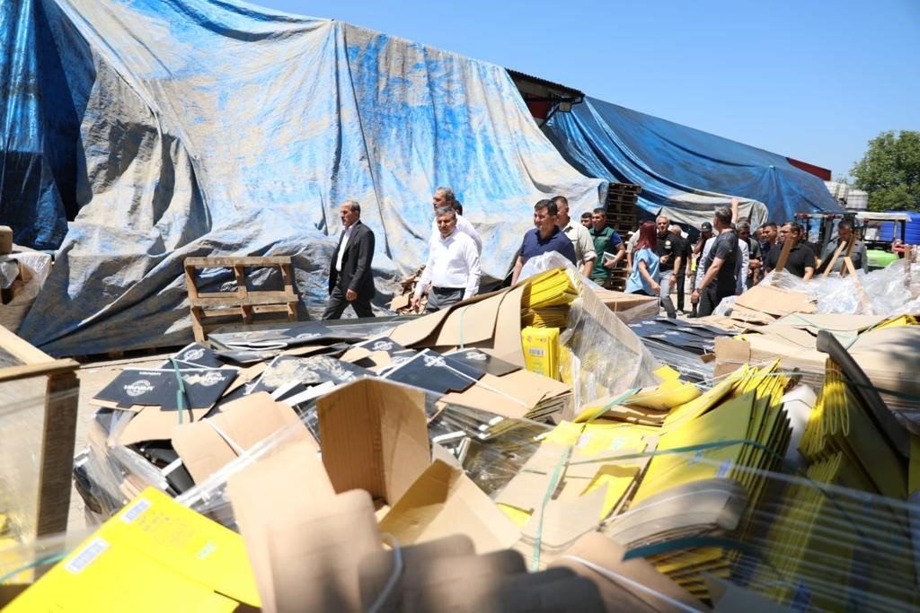 Ağır hasar alan fabrika yeniden üretime başladı
