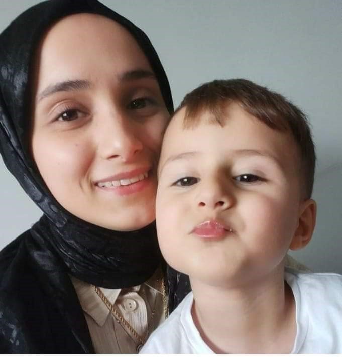 Zonguldak’da trafik kazasında hayatını kaybeden hamile kadın toprağa verildi