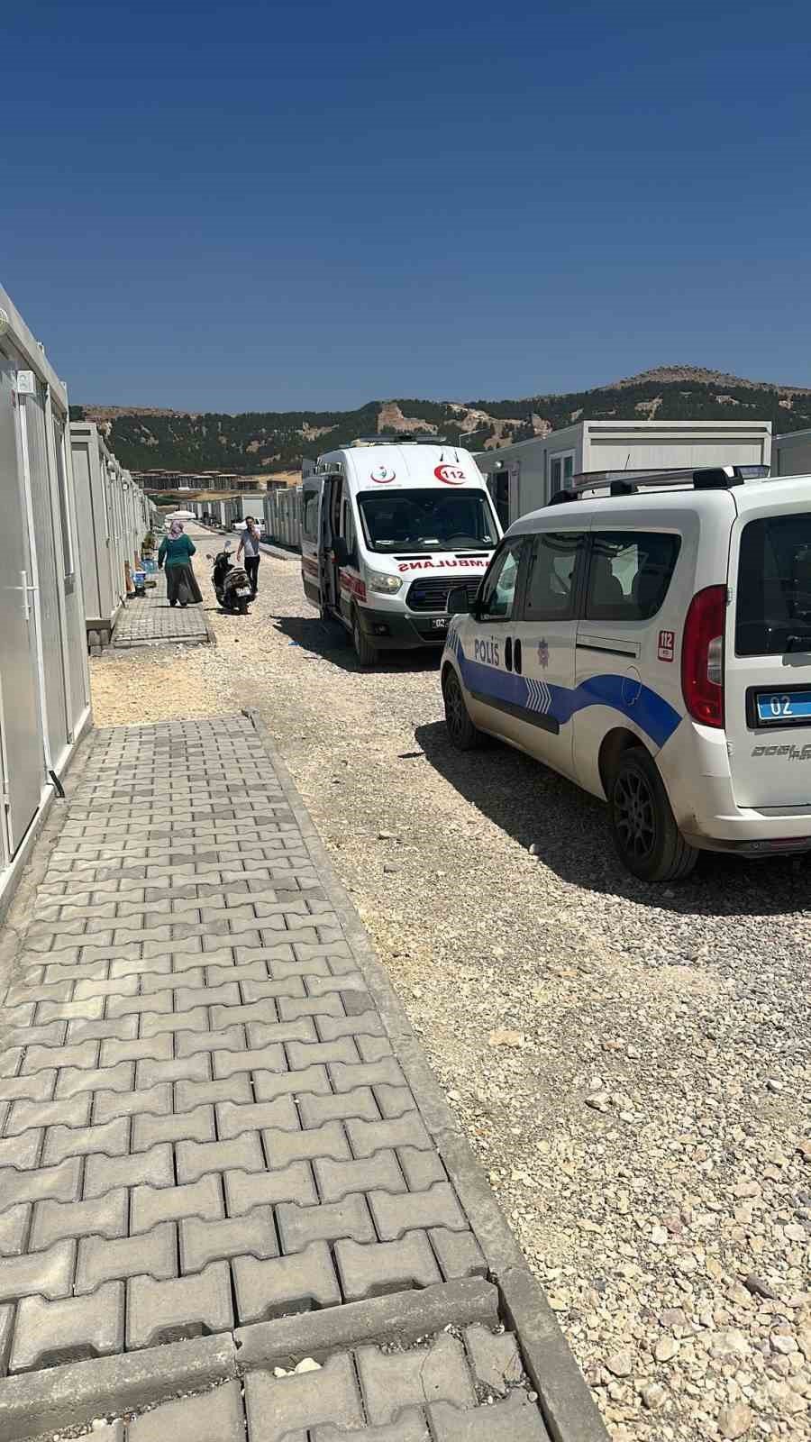 Konteynerde kalan genç ölü bulundu