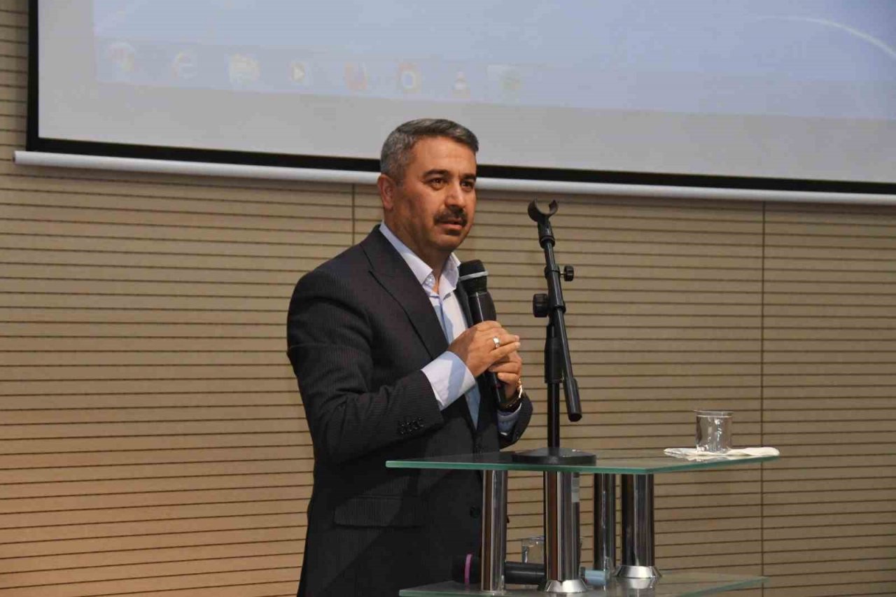 ADYÜ’de mezunlar için yemin töreni düzenledi