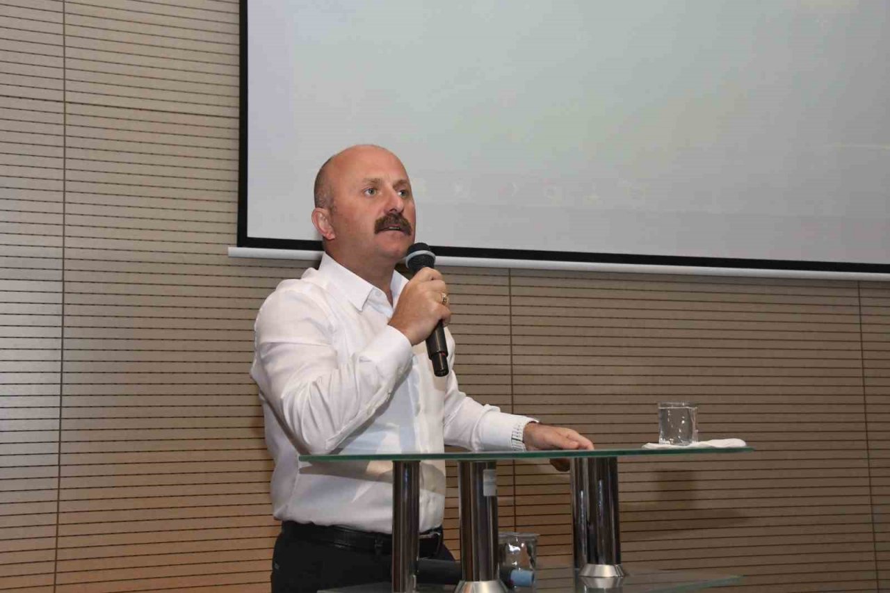 ADYÜ’de mezunlar için yemin töreni düzenledi