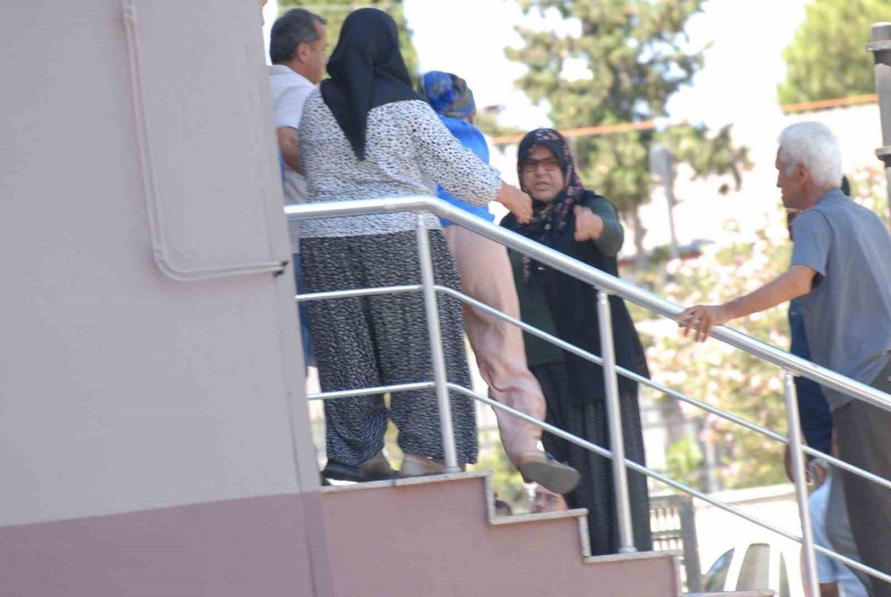 Önce hapis cezası verildi, sonra tahliye edildi