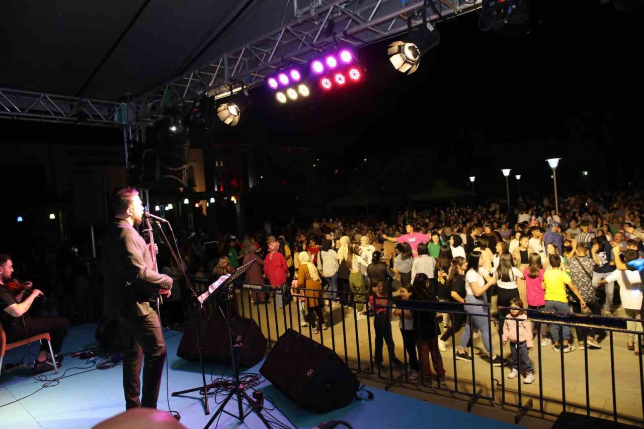 Akyurt Belediyesinde yaz konserleri devam ediyor