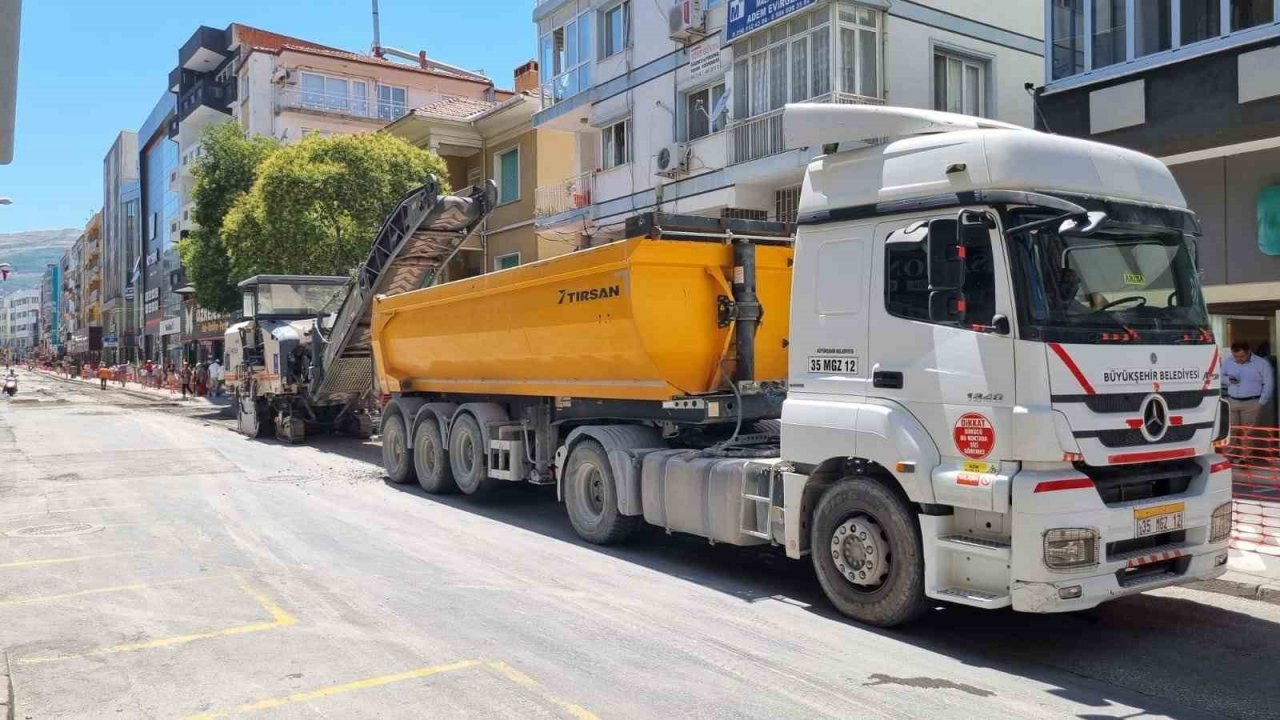 Söke’nin yolları yenileniyor