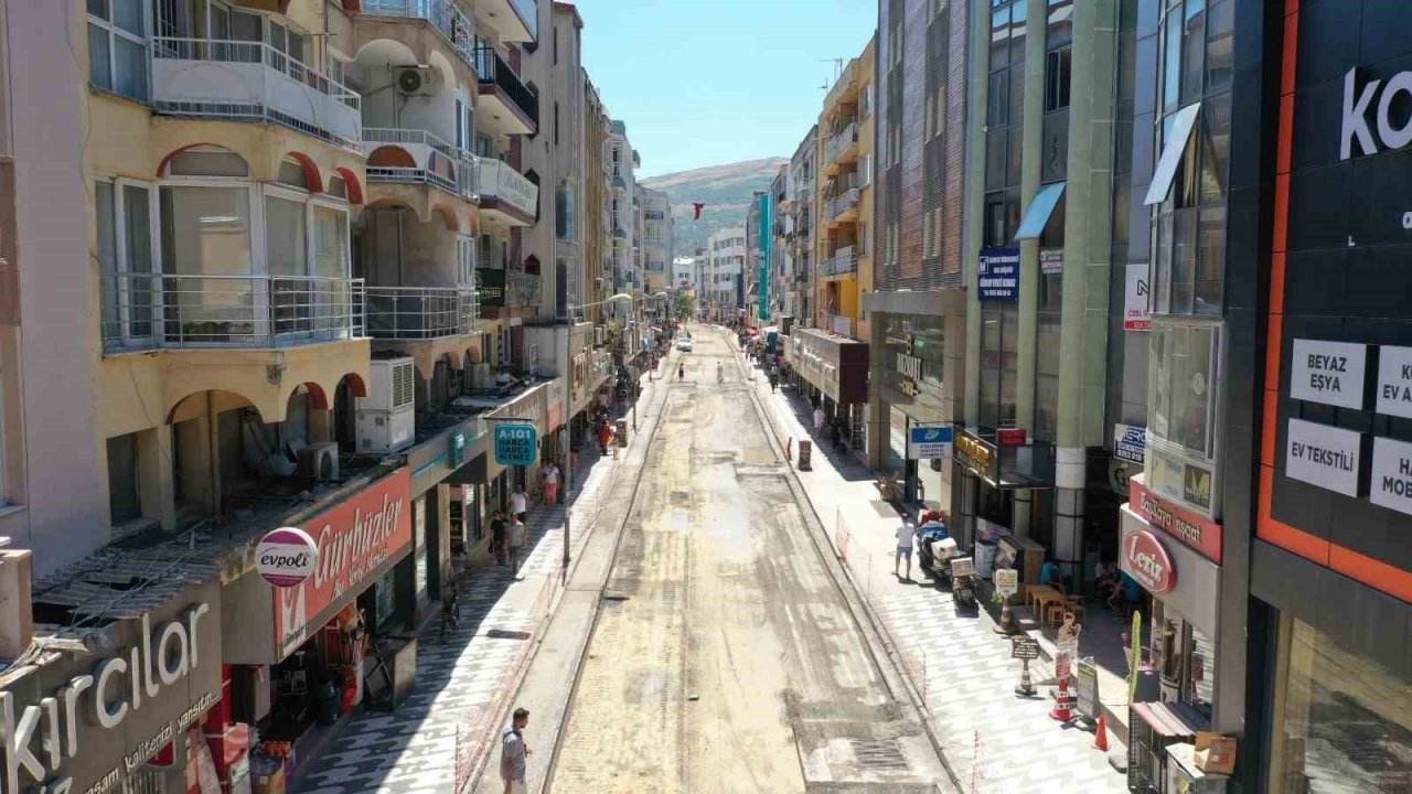 Söke’nin yolları yenileniyor