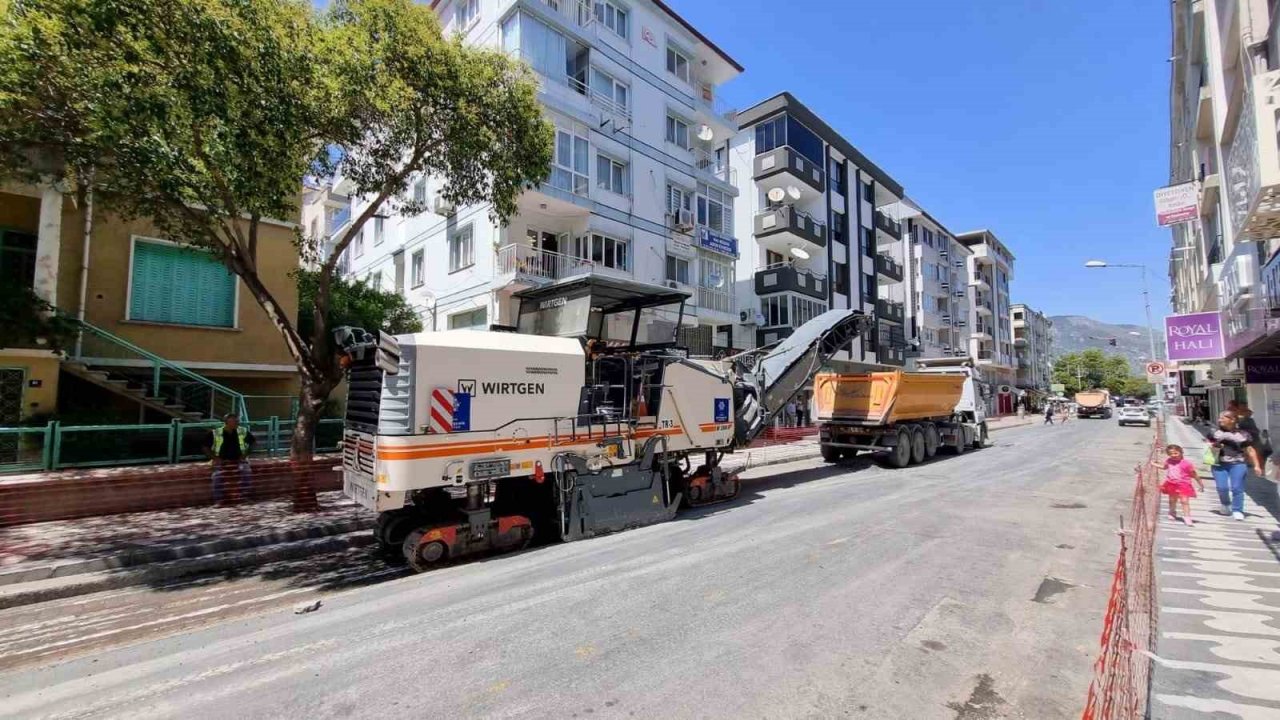 Söke’nin yolları yenileniyor