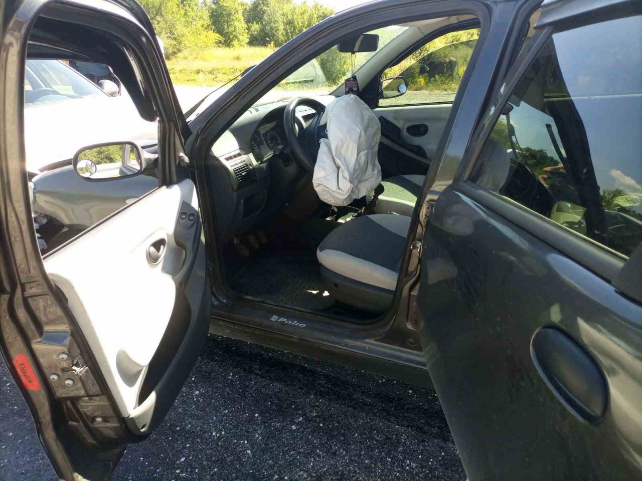 Bilecik’te 2 otomobil kafa kafaya çarpıştı