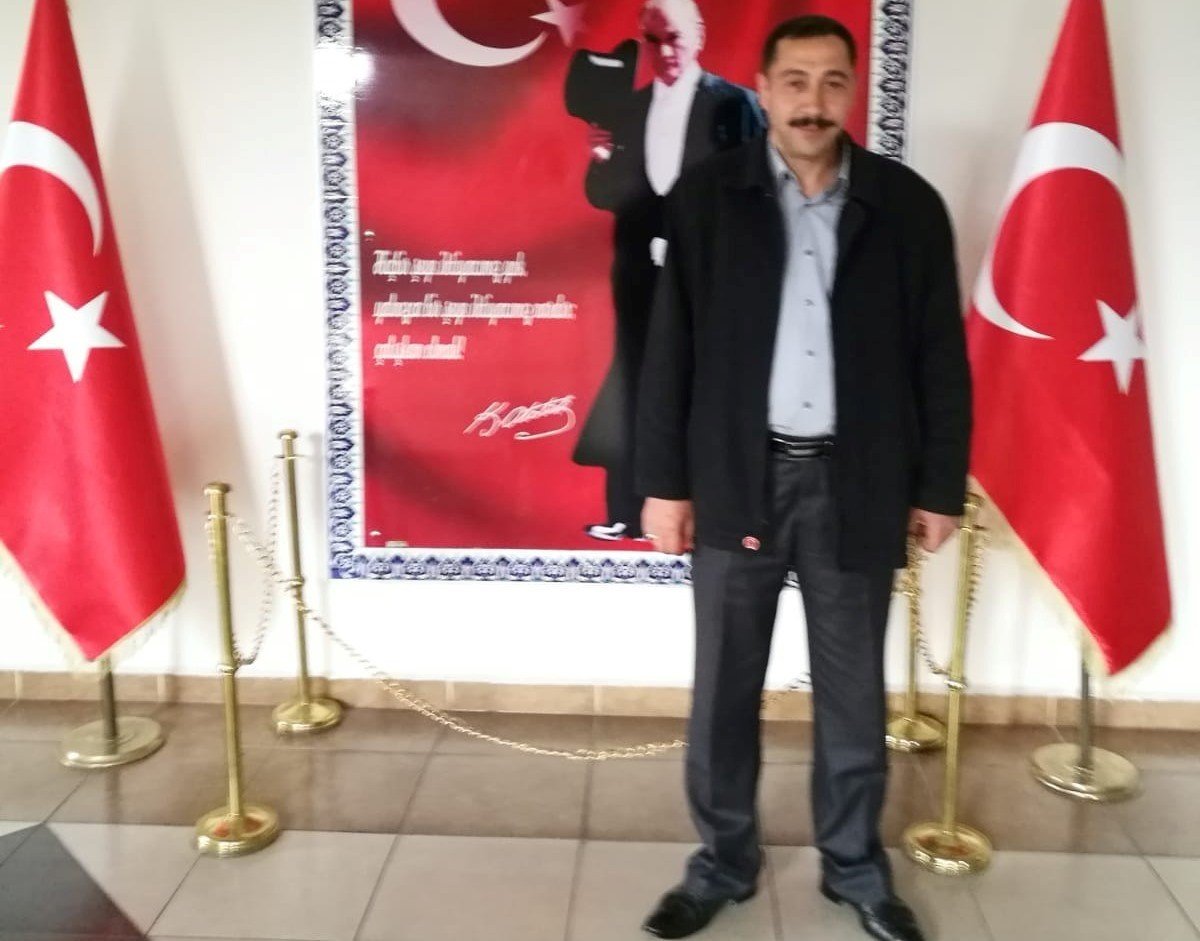 Köy muhtarı arkadaşını tüfekle vurarak öldürdü