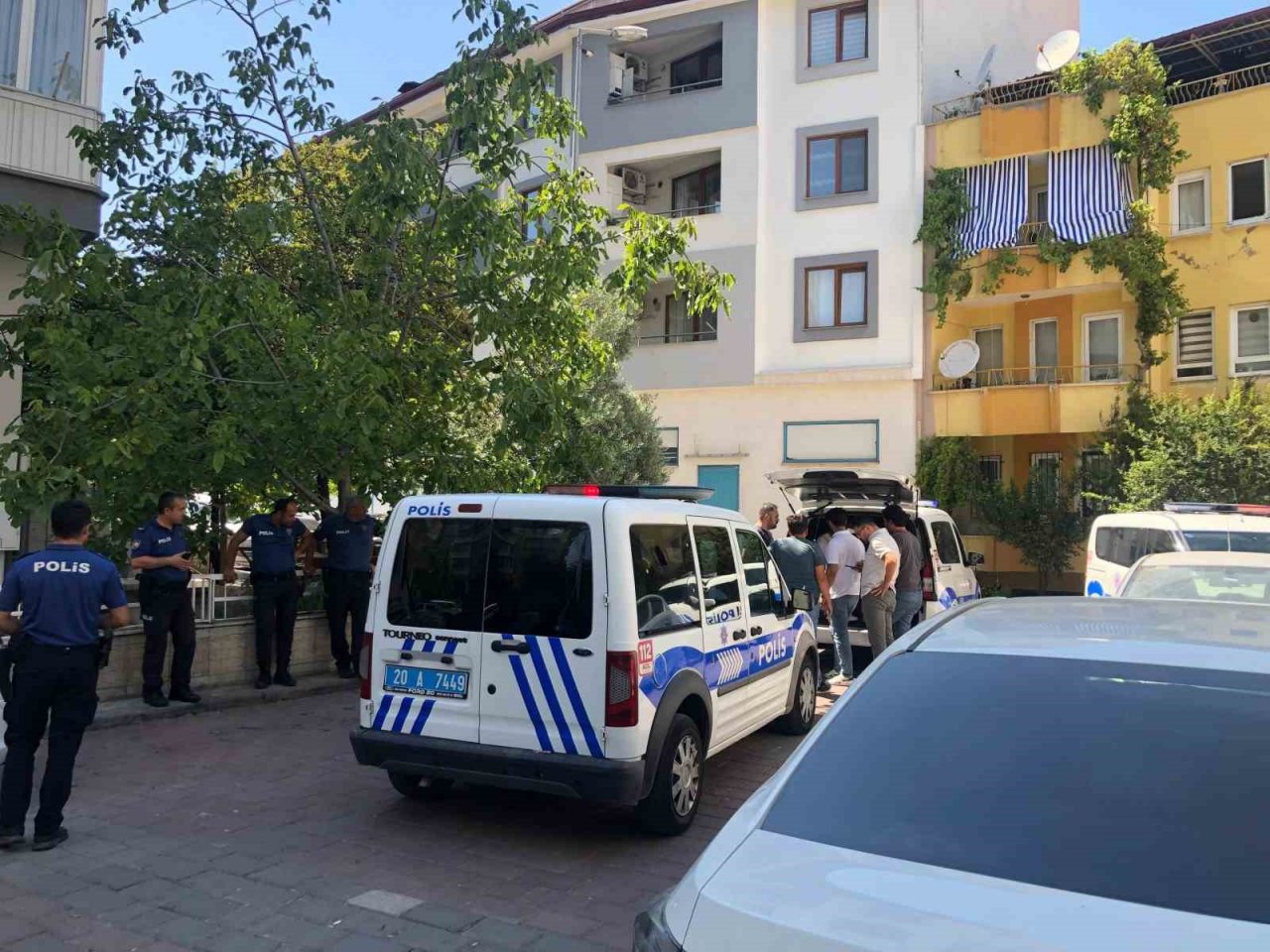 Sırtından bıçaklanan genç kızı KADES kurtardı