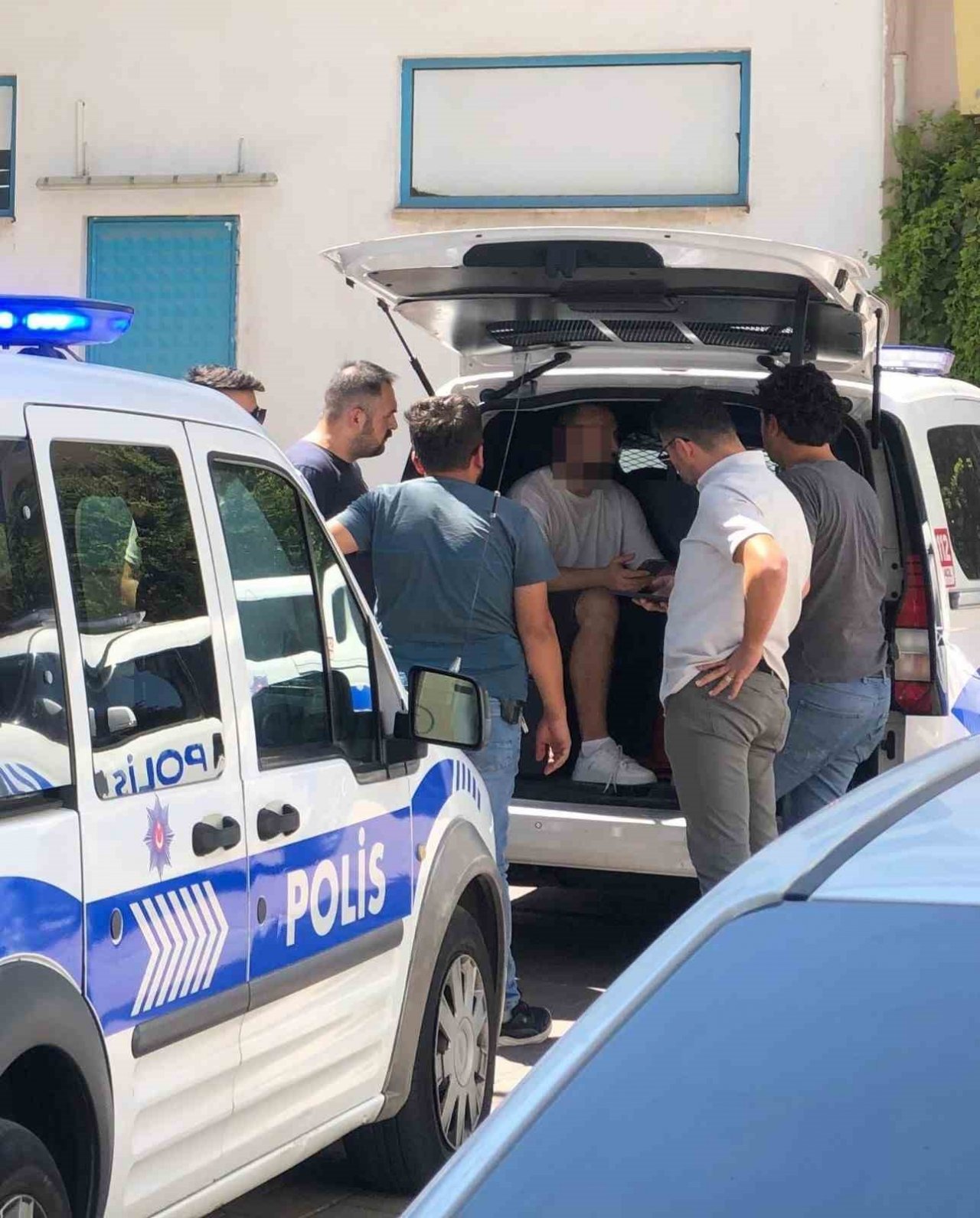 Sırtından bıçaklanan genç kızı KADES kurtardı