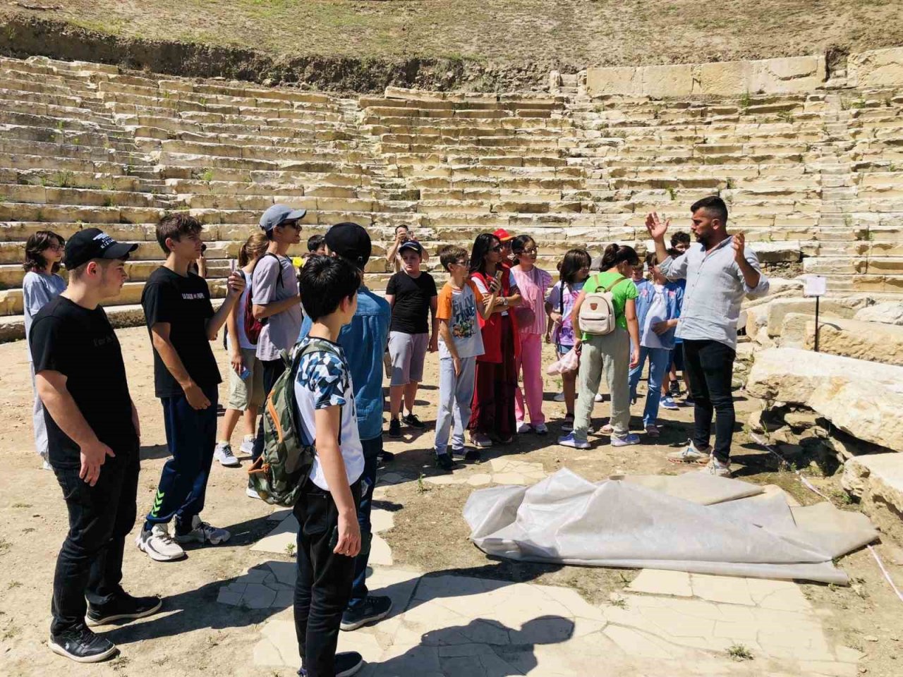 Öğrenciler müze ve antik kenti gezdi