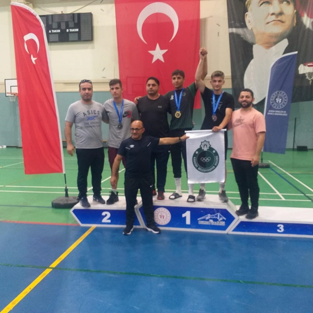 İşitme engelliler güreşte 2 madalya