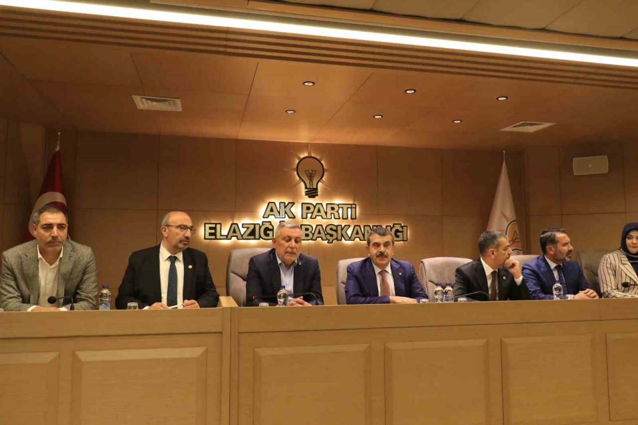 Milli Eğitim Bakanı Tekin incelemelerini sürdürüyor