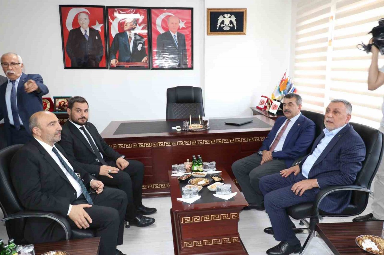 Milli Eğitim Bakanı Tekin incelemelerini sürdürüyor