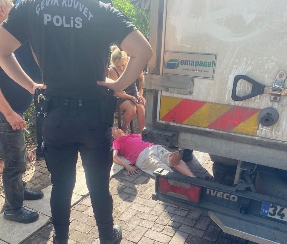 Erdek’te yaya ya araç çarptı, 1 kişi yaralandı