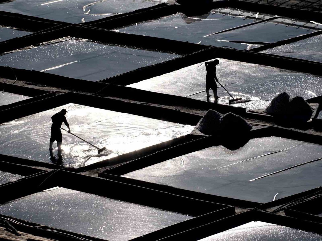 Asırlık tuz işletmesi iki ünlü fotoğrafçının ziyaretine ev sahipliği yaptı