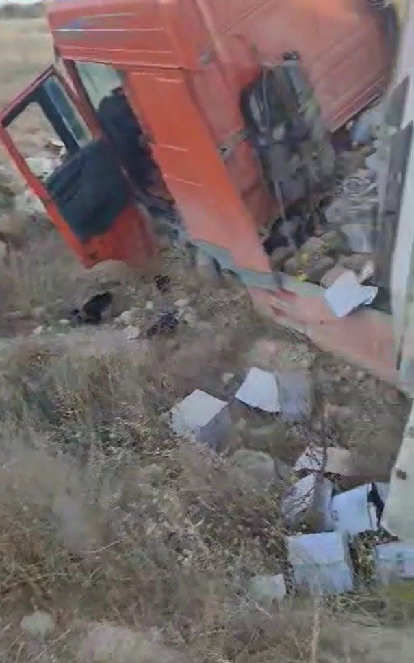 Gaziantep’te tır devrildi: 1 yaralı