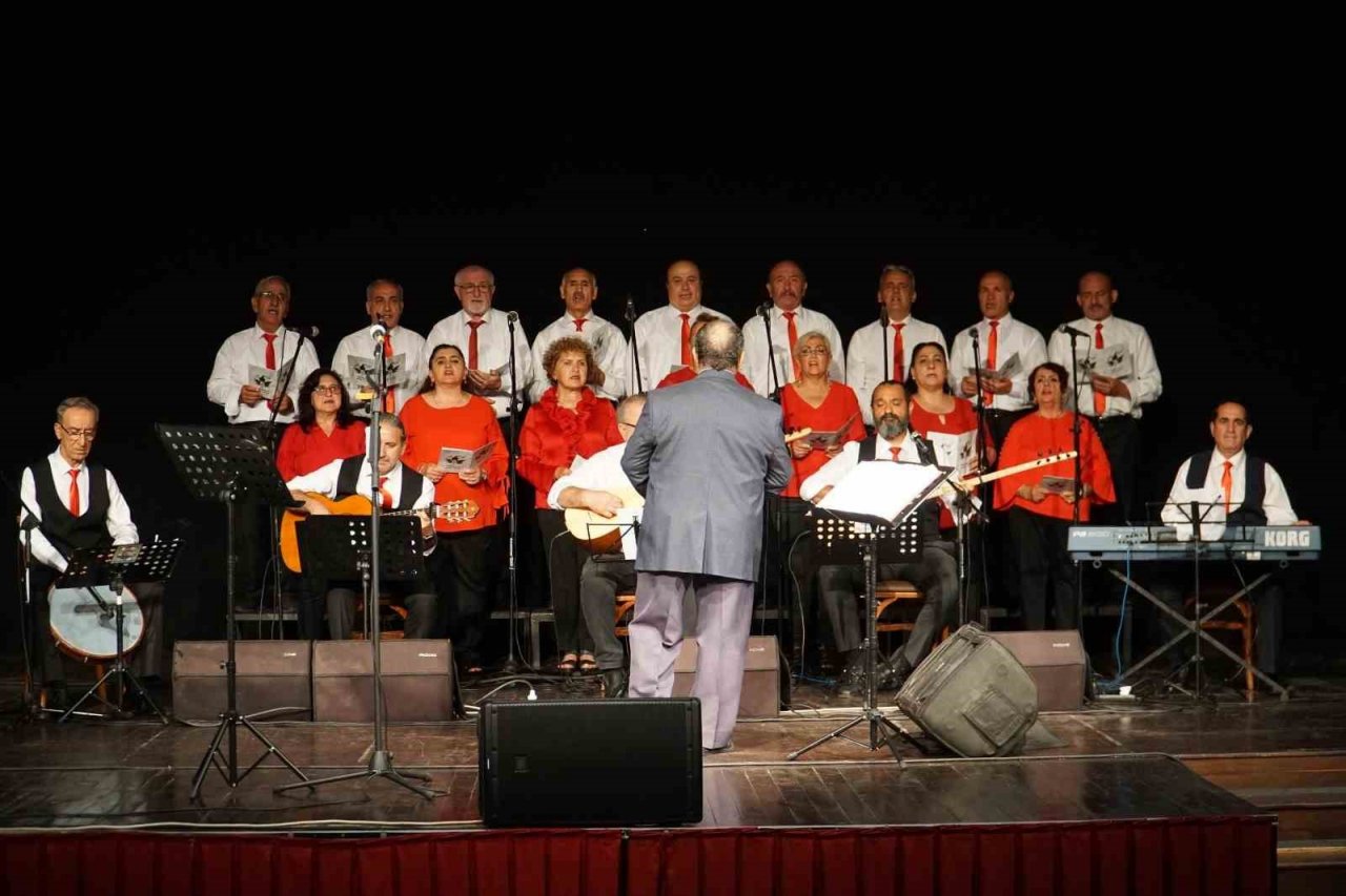 Aşık Veysel, kendi türküleriyle yad edildi