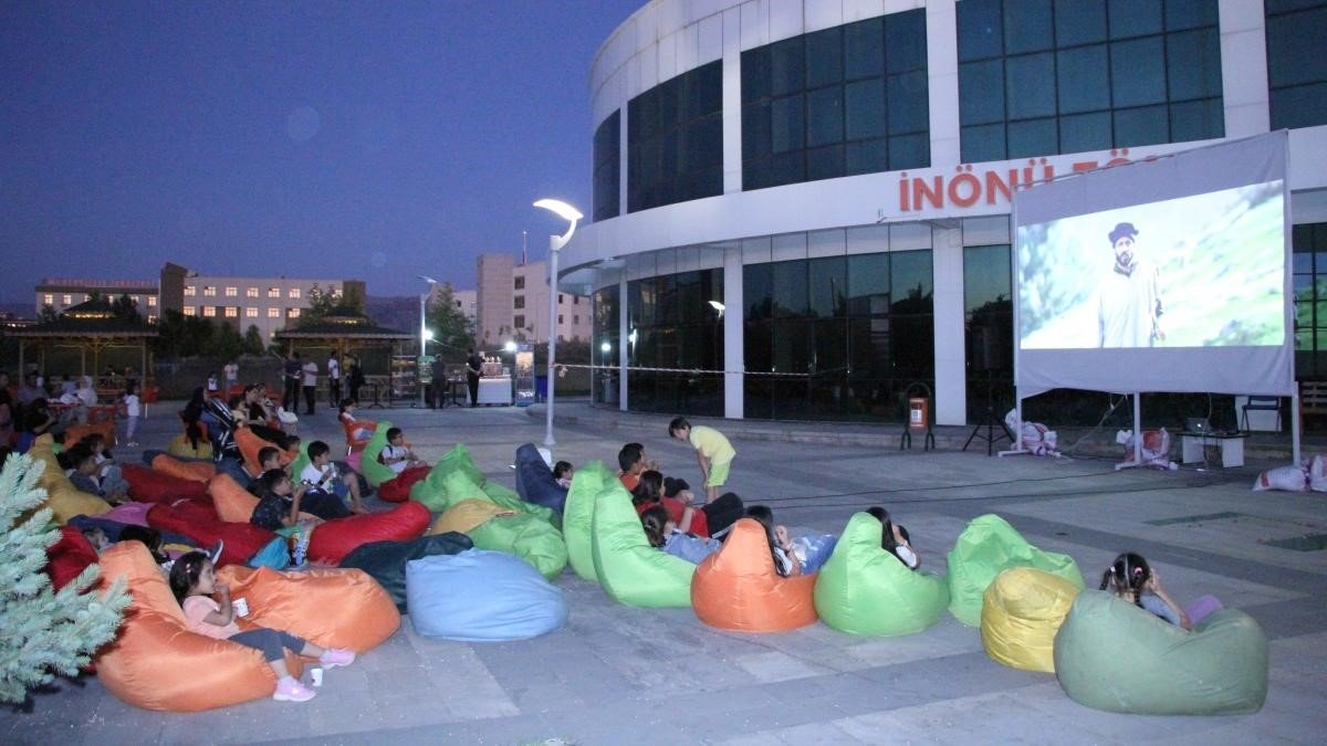 İletişim Fakültesi’ndeki "Sevginin Gücü" filmine yoğun ilgi