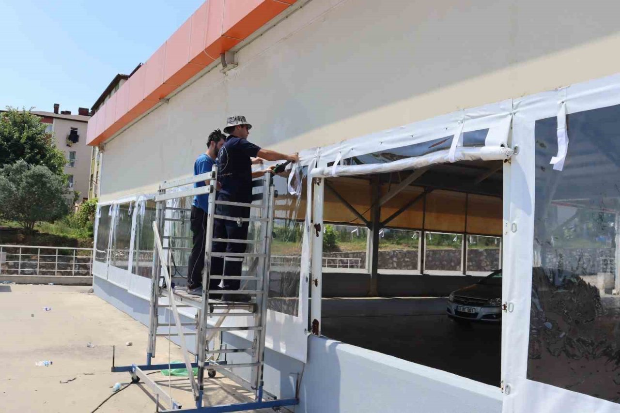 Ayazma Kapalı Pazar Alanı’nın brandaları yenilendi