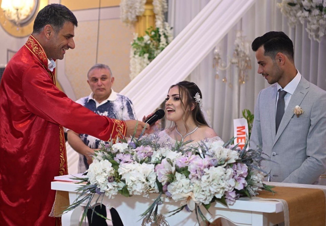 Başkan Kocaman, vatandaşların mutlu günlerine ortak oluyor