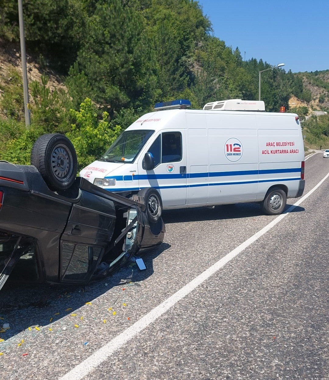 Takla atan otomobilin sürücüsü yaralandı