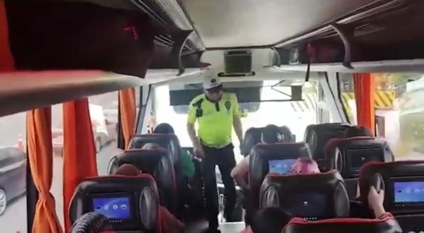 Polis ekipler 6 bin 982 aracı denetledi