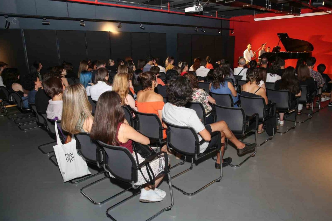 MEM’de Suna Kan anısına konser