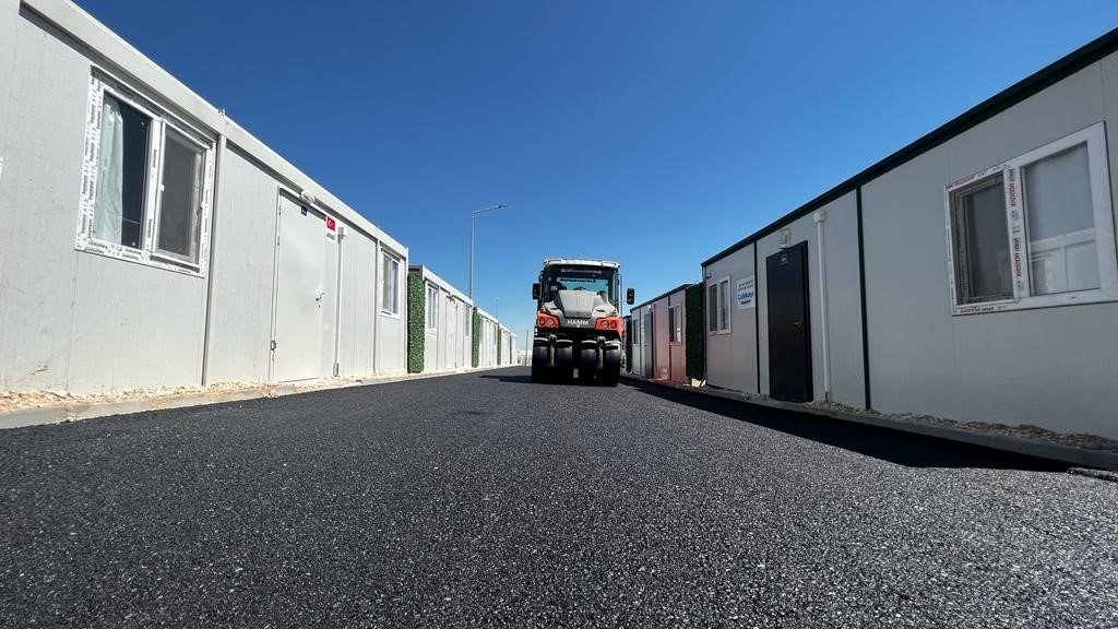 Konteyner kentte asfaltlama çalışmaları devam ediyor