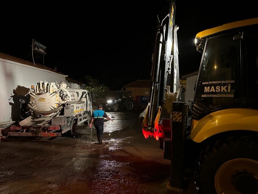 MASKİ’den Akhisar’da ana boru arızasına anında müdahale