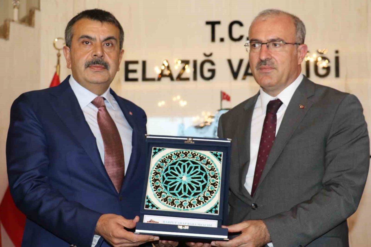 Milli Eğitim Bakanı Tekin Elazığ’da