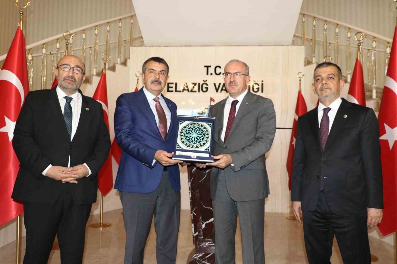 Milli Eğitim Bakanı Tekin Elazığ’da