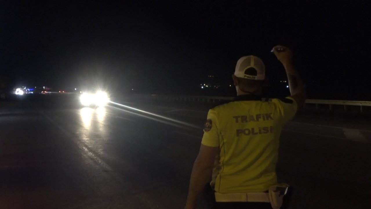 Muş’ta hafif ticari araç ile otomobil çarpıştı: 1’i bebek 8 kişi yaralandı